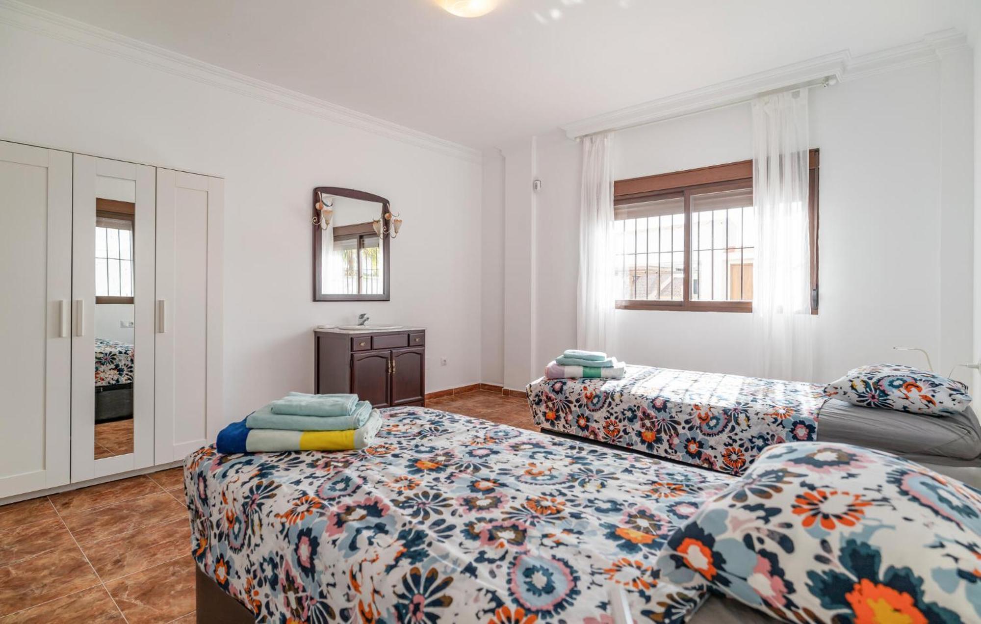 Lovely Home In Benalmadena With Kitchen Exterior foto